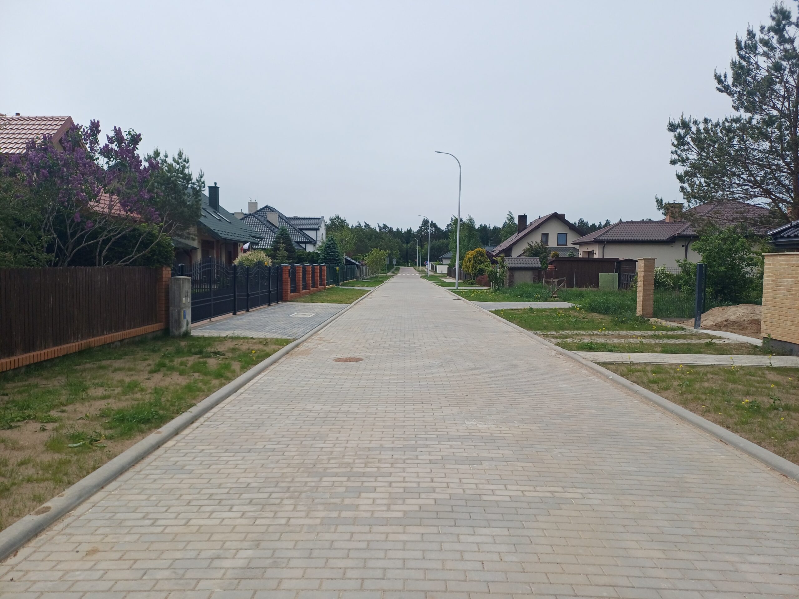 Wykonawca: „REM-BUD” SPÓŁKA Z OGRANICZONĄ ODPOWIEDZIALNOŚCIĄ, ul.Sejneńska 57, 16-400 SUWAŁKI Zadanie: „Budowa i rozbudowa dróg gminnych wraz z niezbędną infrastrukturą w msc. Płociczno-Osiedle”